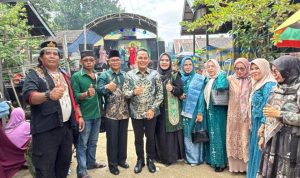 Wabup Rahmanto Hadiri Resepsi Pernikahan Warga di Muara Bakanon
