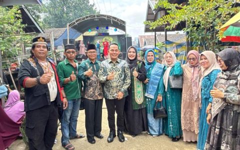 Wabup Rahmanto Hadiri Resepsi Pernikahan Warga di Muara Bakanon
