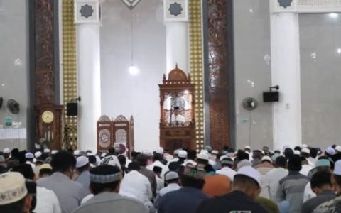 Rahmanto Muhidin Jadi Khotib Salat Iduladha di Masjid Agung