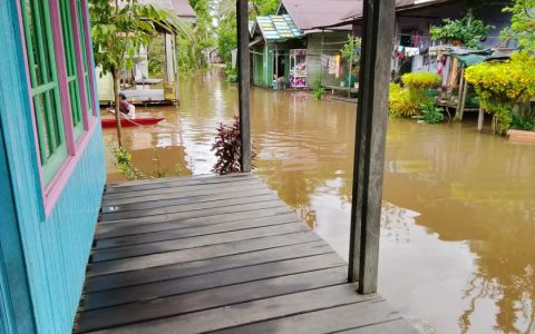 Sungai Barito Meluap, Warga Desa Malasan Diminta Tingkatkan Kewaspadaan