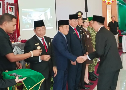 Ketua DPRD Murung Raya Apresiasi 27 ASN Terima Satyalancana Karya Satya
