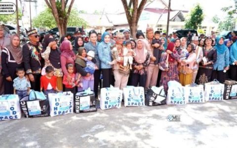 Gubernur Kalteng Bersama Bupati Heriyus, Pantau Pasar Murah di Puruk Cahu