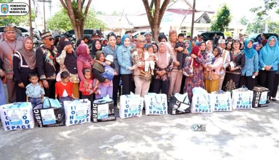 Gubernur Kalteng Bersama Bupati Heriyus, Pantau Pasar Murah di Puruk Cahu