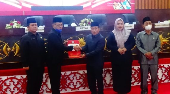 DPRD Murung Raya Serahkan Raperda, Perkuat Regulasi dan Pelayanan Publik